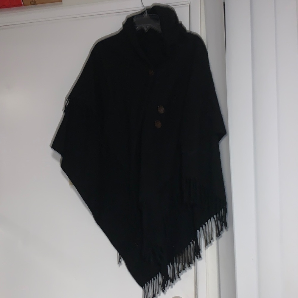 Adorable Steve Madden Black fringed poncho